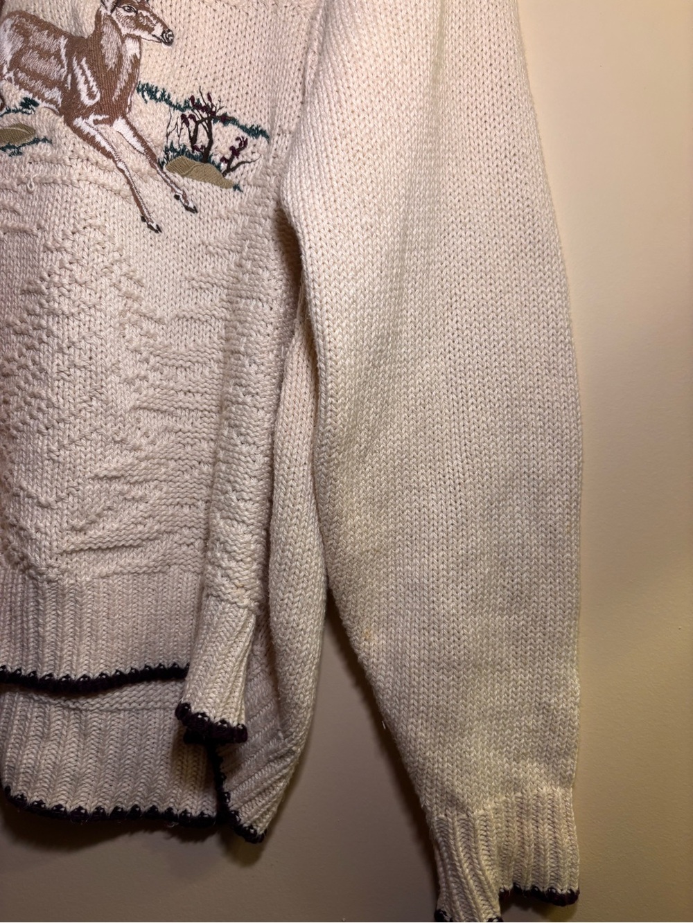 Vintage Cream Sweater with Embroidered Deer - Picture 4 of 8
